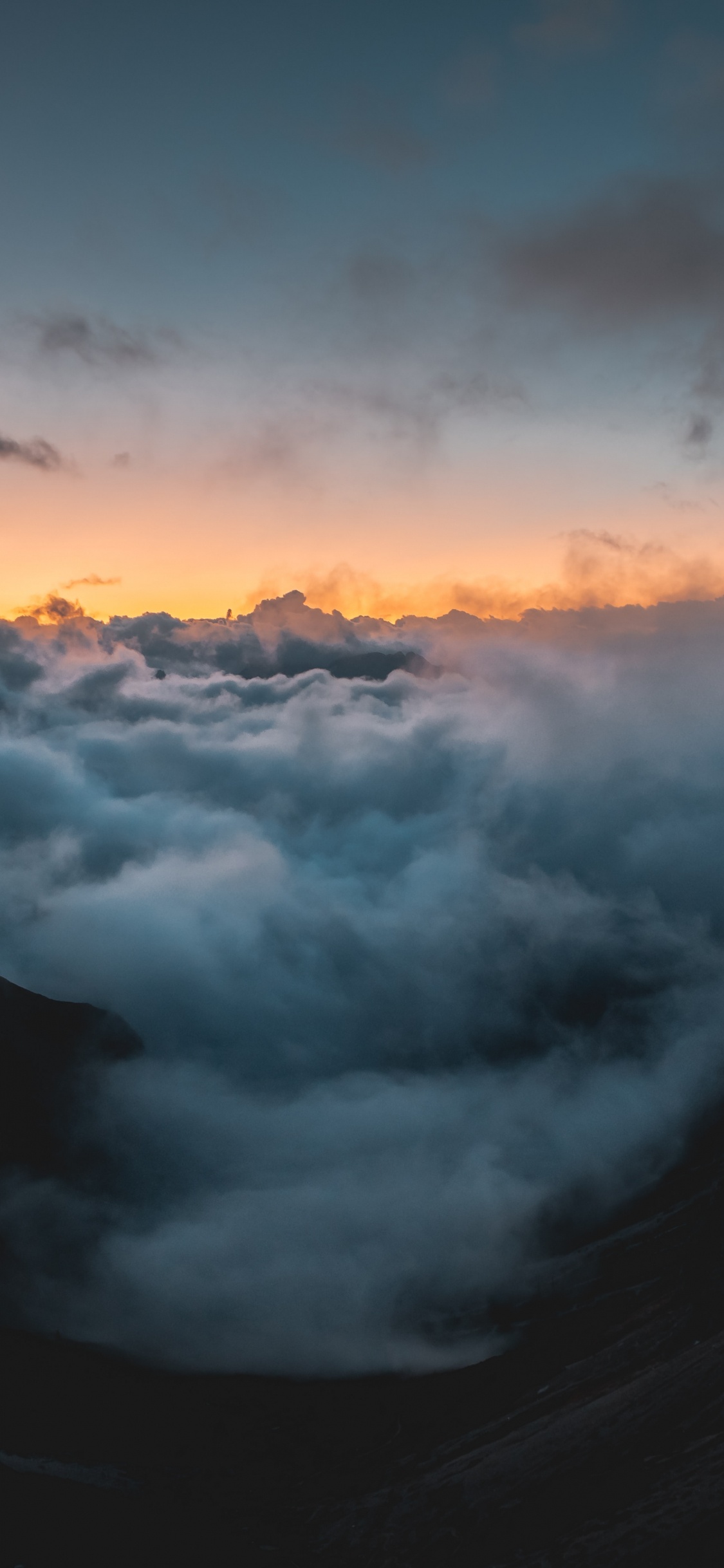 Обои закат, сумрак, облако, атмосфера, кучевое облако в разрешении 1125x2436