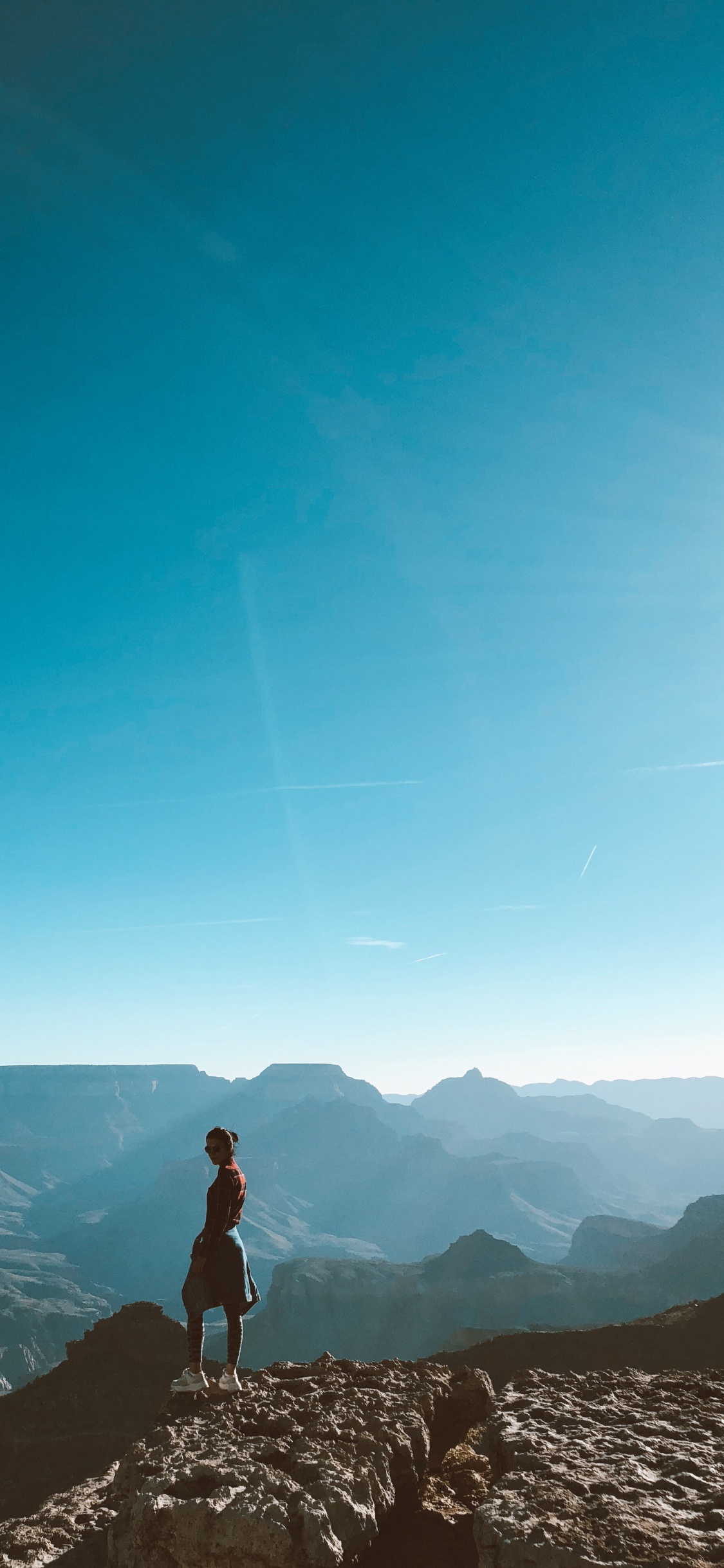 Обои Люди в природе, лазурный, приключения, ходьба, хребет в разрешении 1125x2436