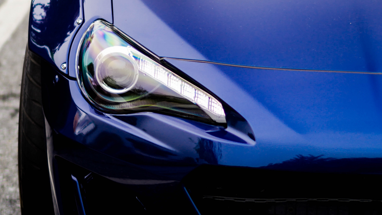 Обои семейный автомобиль, спорткар, легковые автомобили, Субару брз, Бугатти Диво в разрешении 1280x720