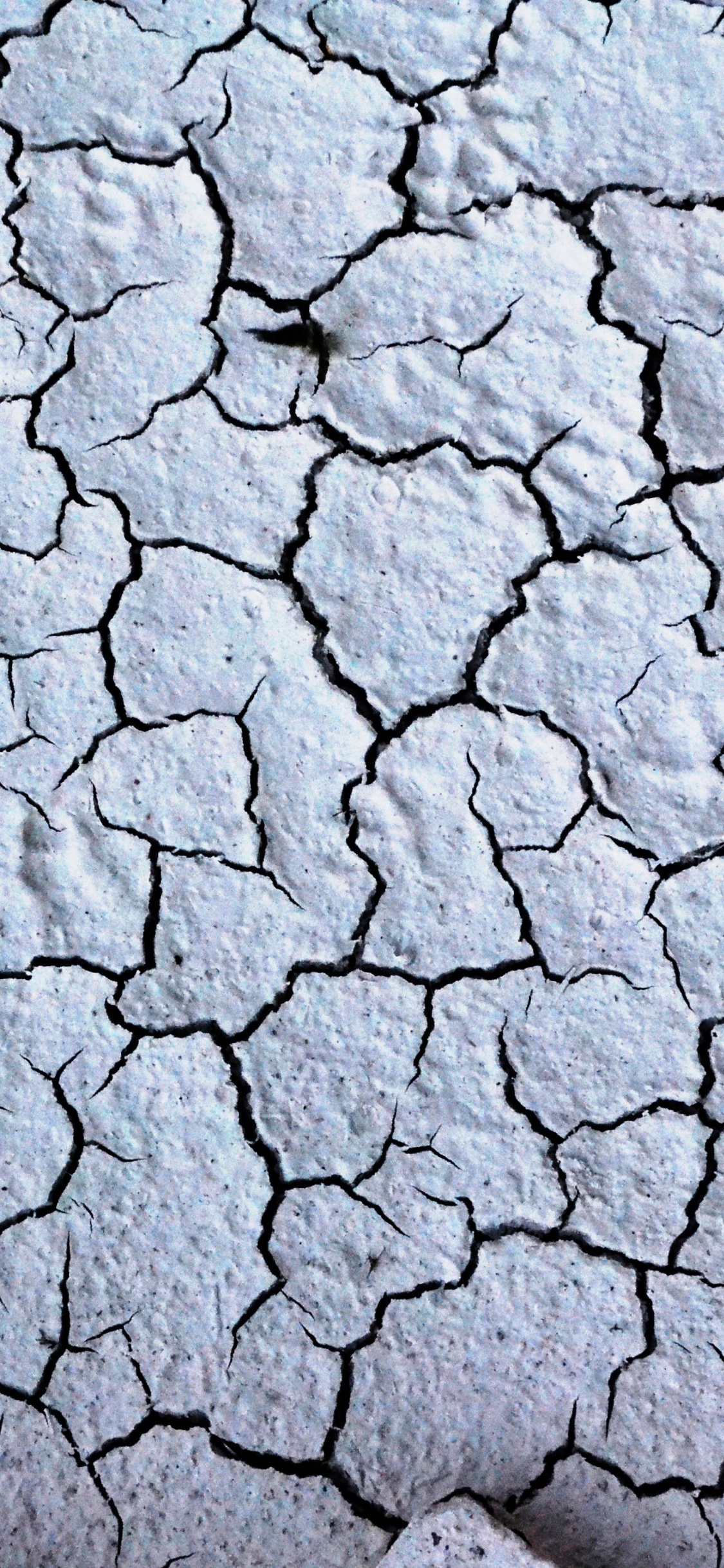 Обои сломанный краски, текстура, засуха, почва, узор в разрешении 1125x2436