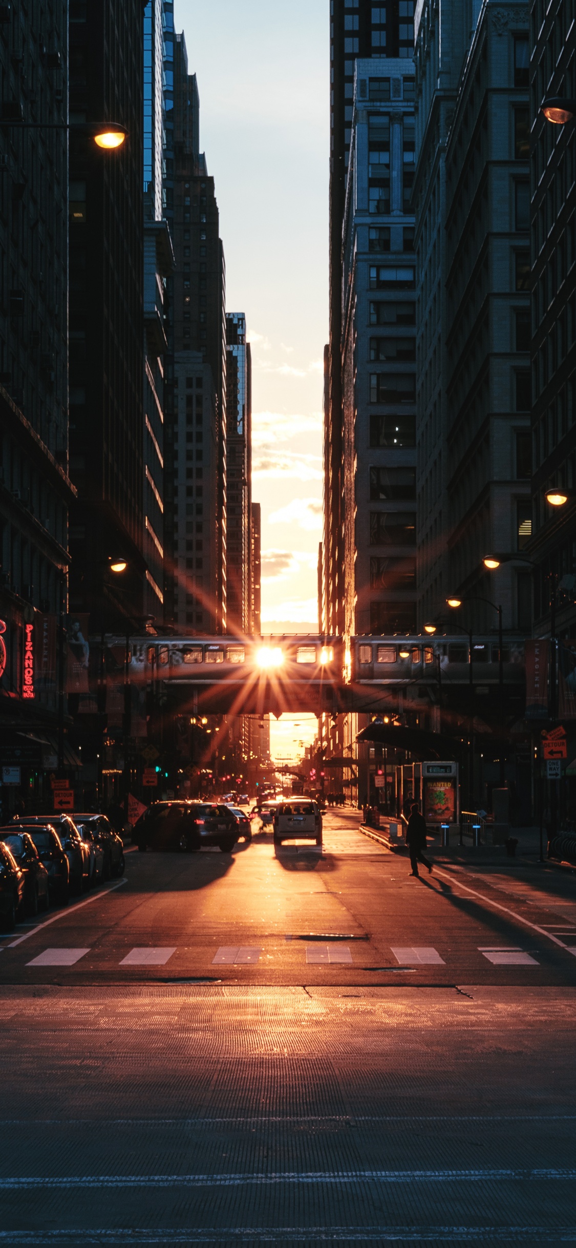 Обои закат, город, метрополия, городской район, городской пейзаж в разрешении 1125x2436