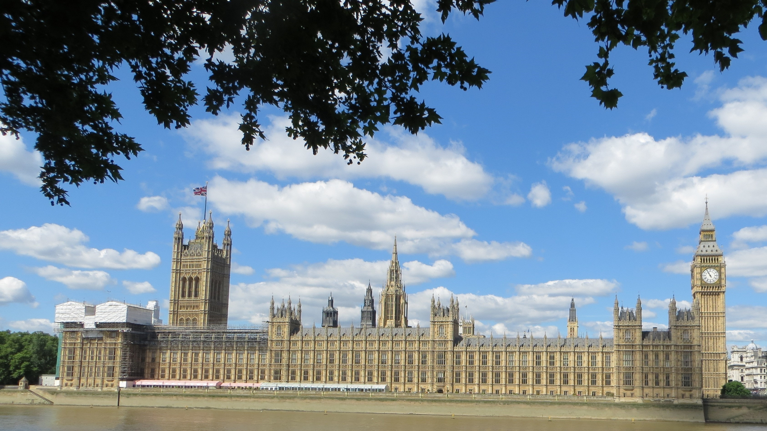 Обои здание парламента, вестминстерский дворец, Биг Бен, букингемский дворец, ориентир в разрешении 2560x1440