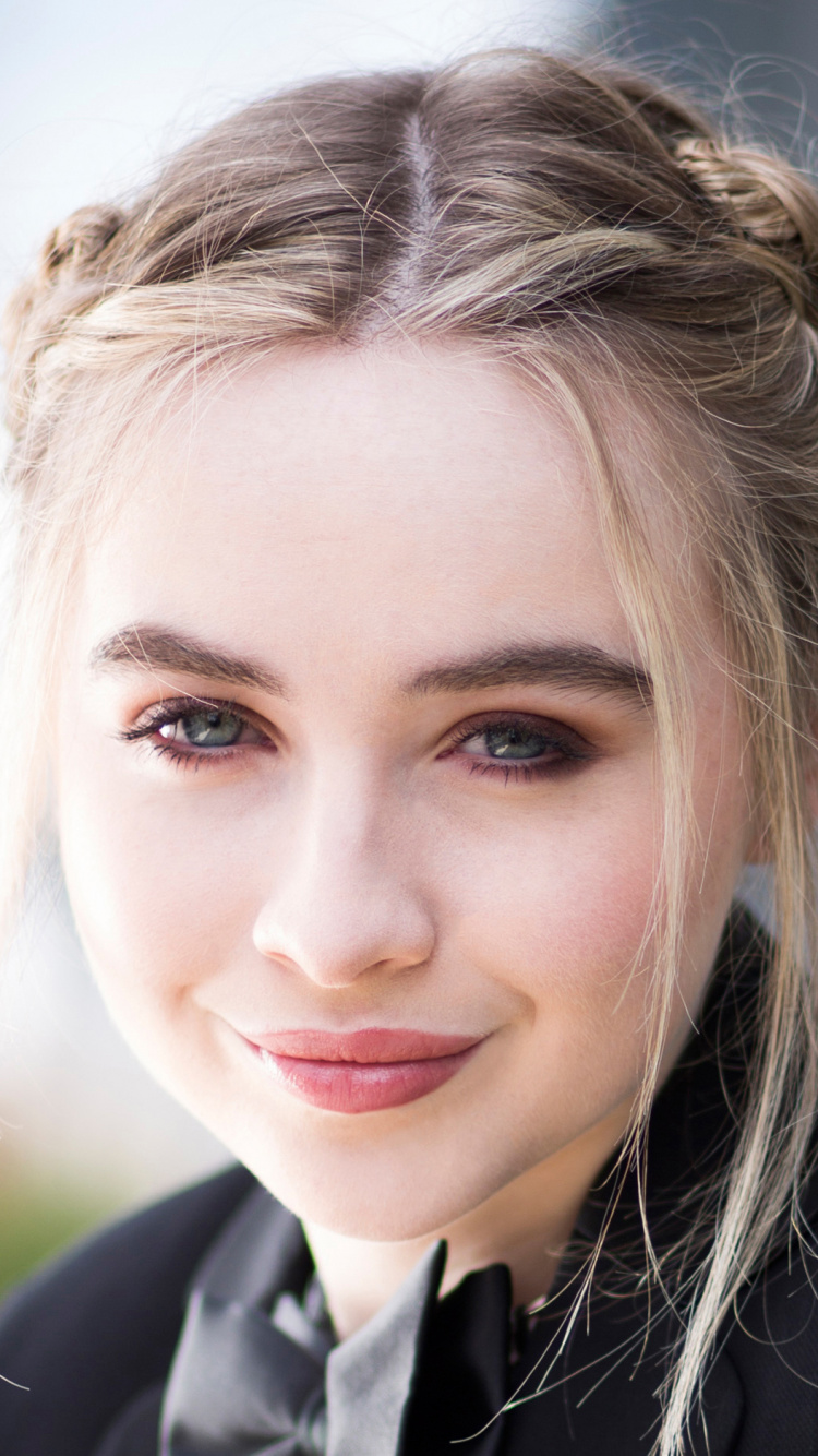 Обои Сабрина Карпентер, Девушка Встречает Мир, волосы, лицо, бровь в разрешении 750x1334