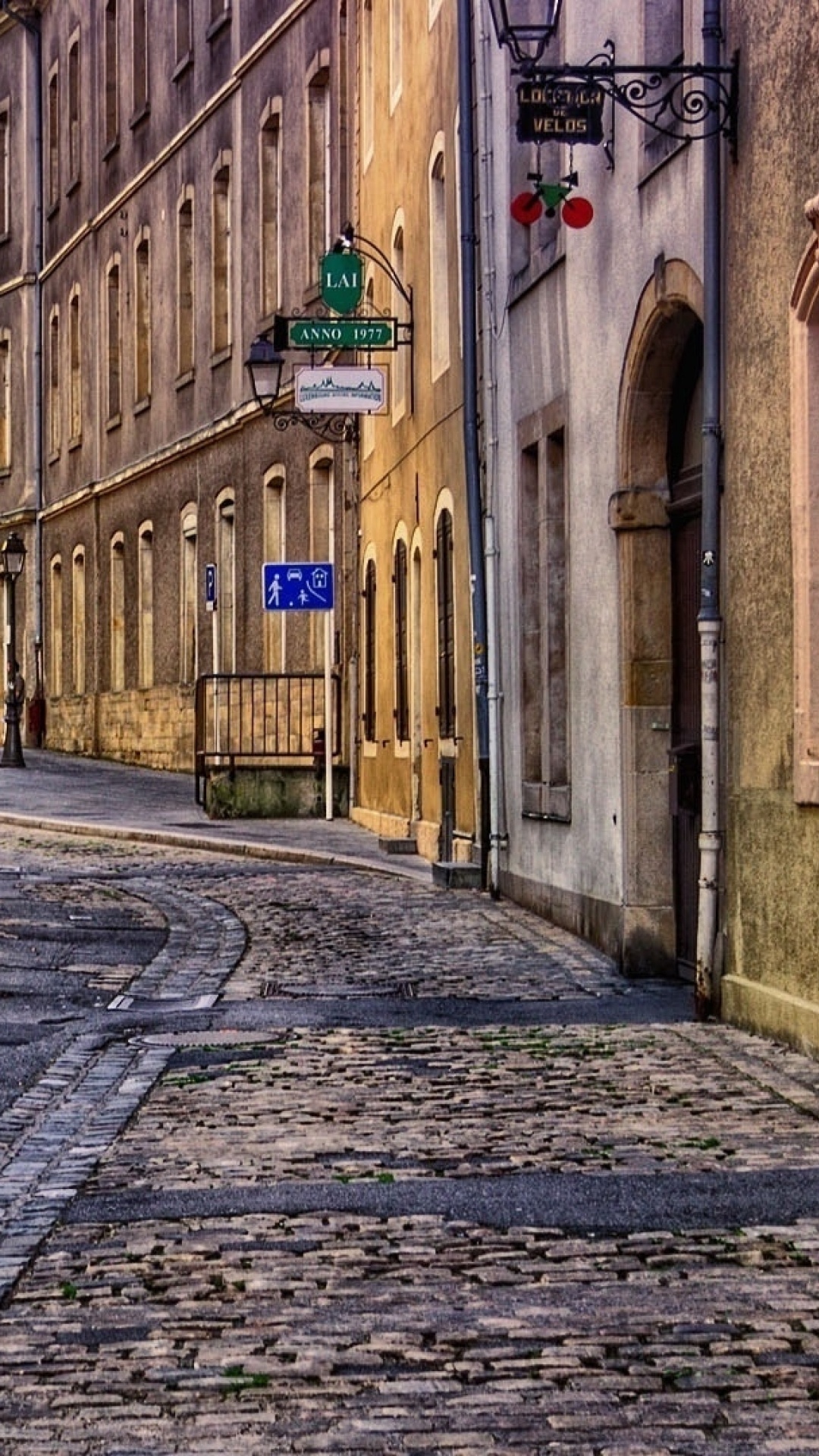 Обои улица, город, аллея, городок, дорога в разрешении 1080x1920