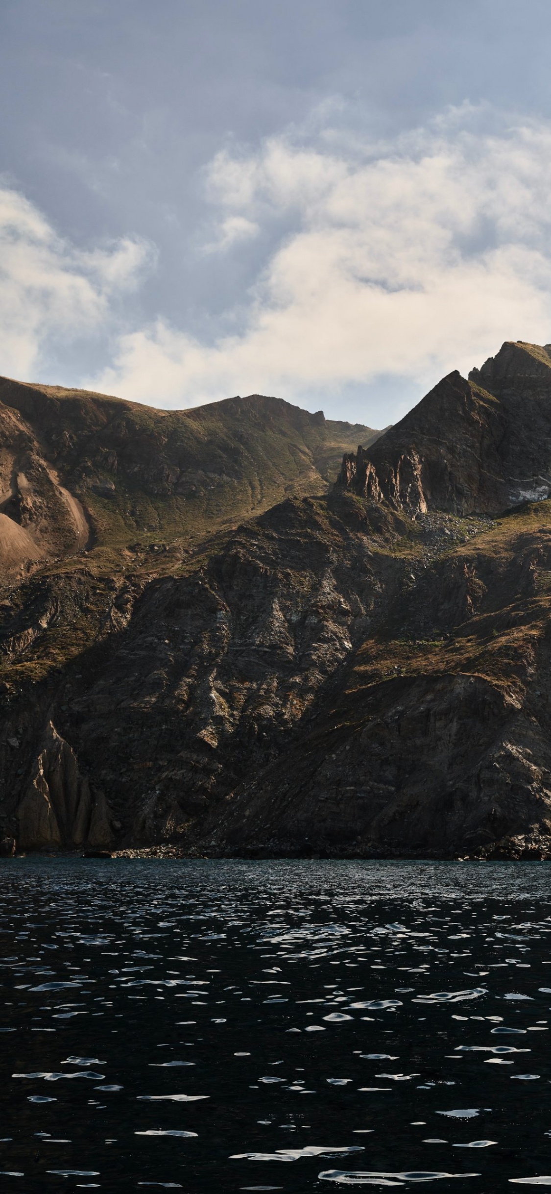 Обои apple, iPhone, macOS Catalina, яблоко, Операционная система в разрешении 1125x2436