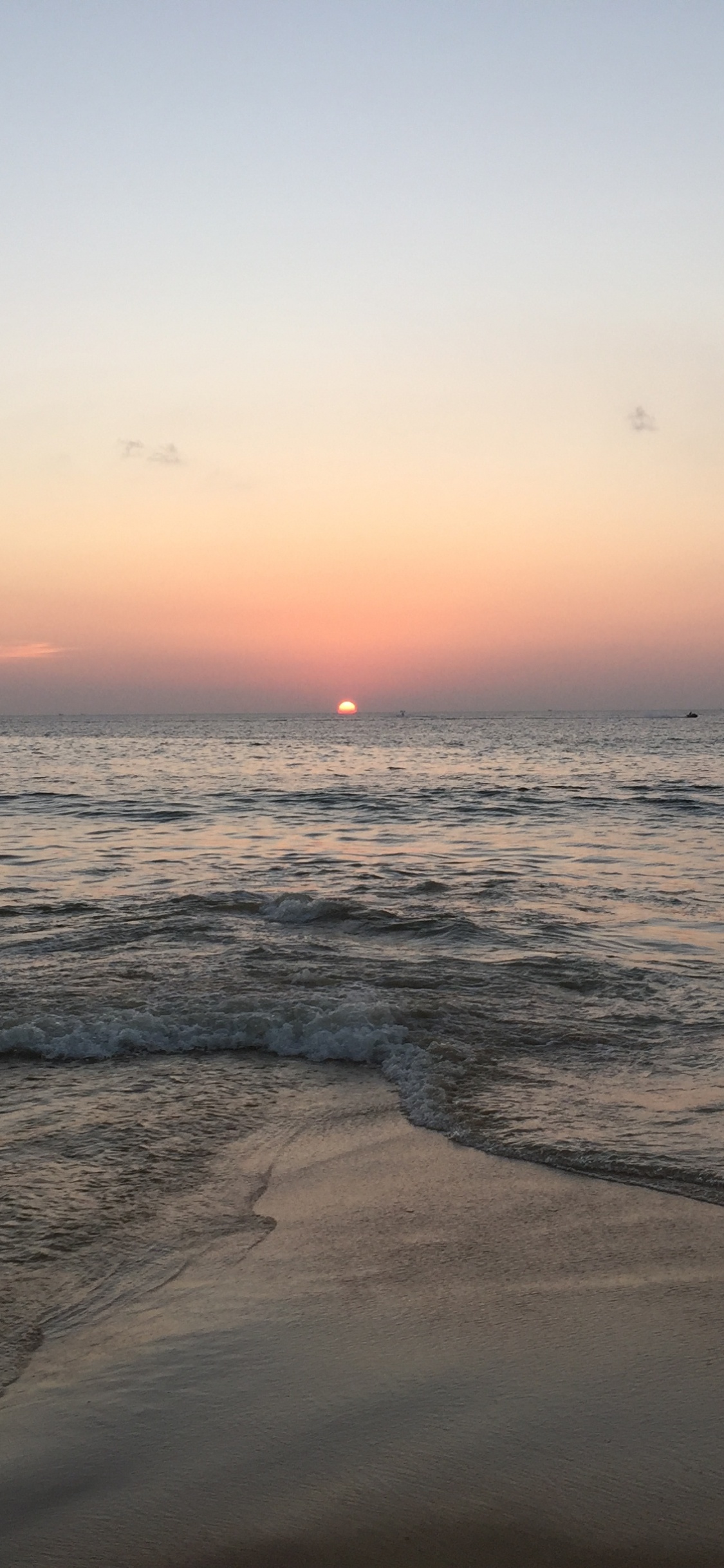 Обои море, нунгви, пляж Нунгви, каменный город, побережье в разрешении 1125x2436