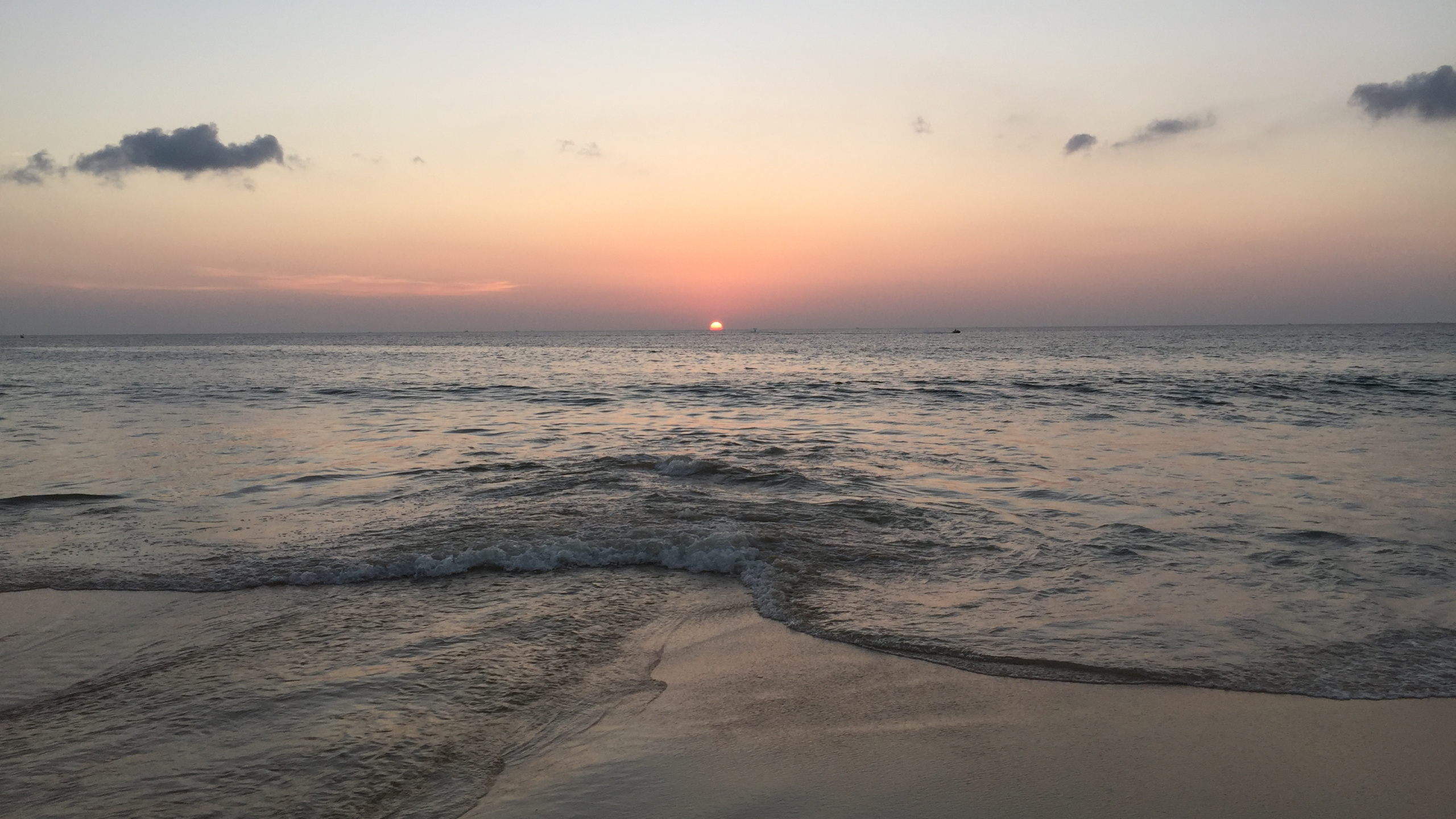 Обои море, нунгви, пляж Нунгви, каменный город, побережье в разрешении 2560x1440