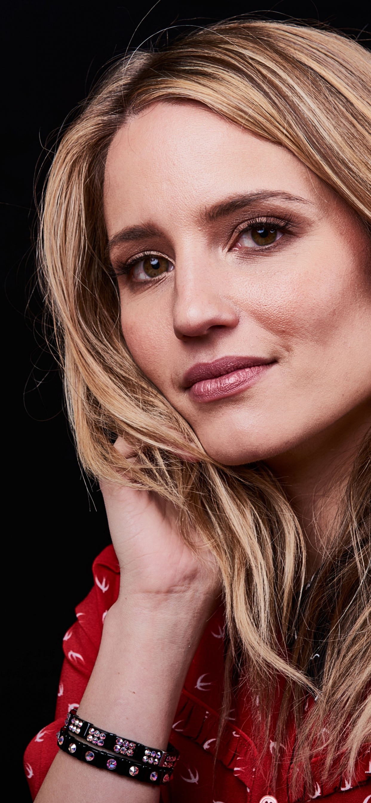 Обои дианна агрон, ликование, Куинн Фабрей, кожа, губа в разрешении 1242x2688