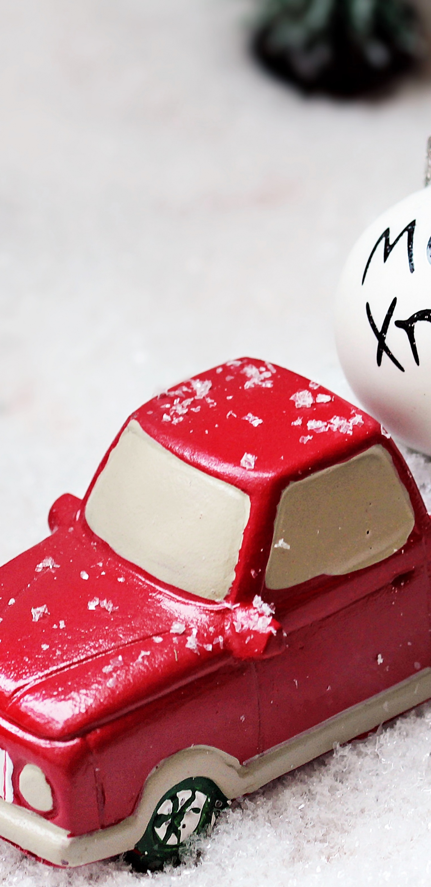 Обои авто, Рождественский день, рождественский орнамент, елка, красный цвет в разрешении 1440x2960