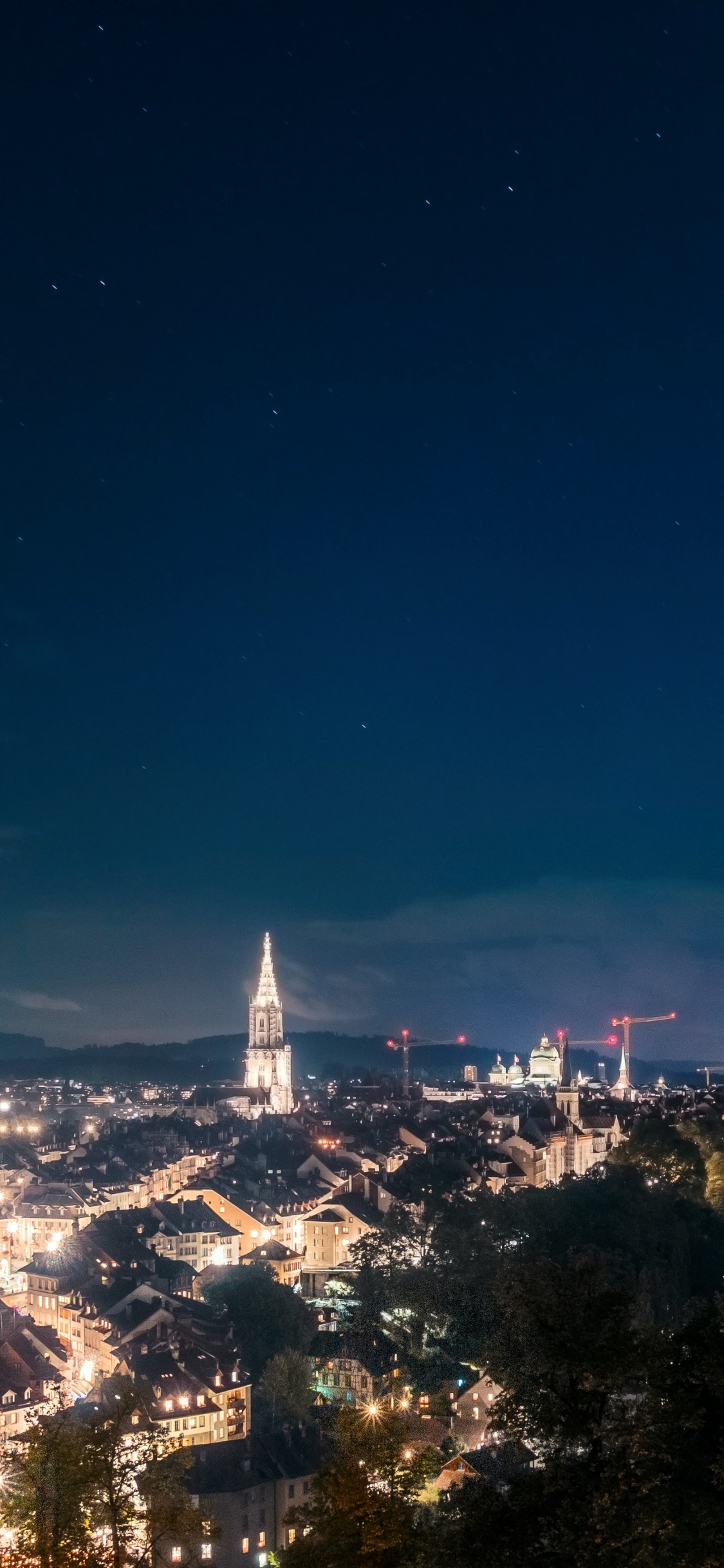 Обои ночь, город, облако, синий, городской район в разрешении 1125x2436