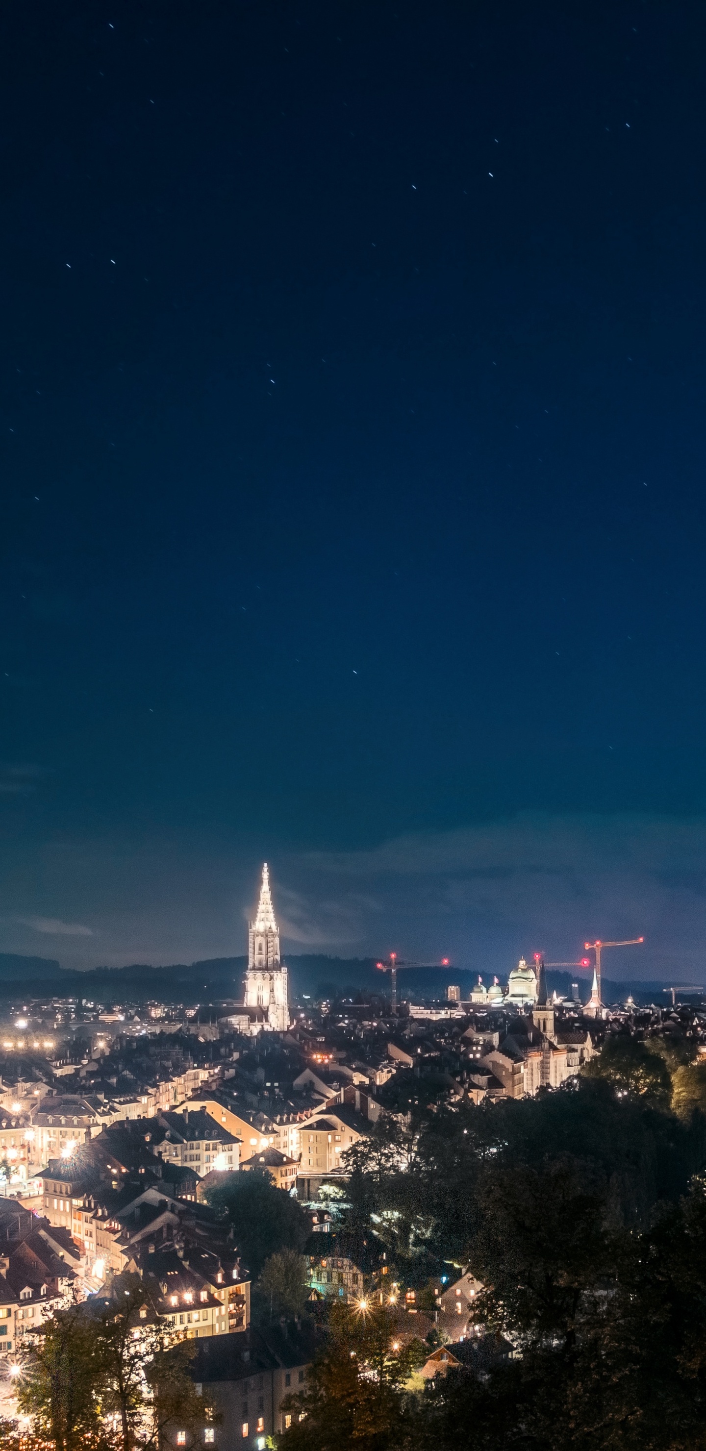 Обои ночь, город, облако, синий, городской район в разрешении 1440x2960