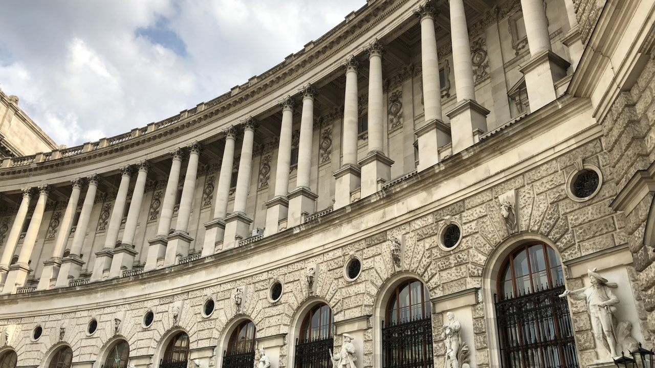 Обои Императорский дворец Хофбург, Хофбург, австрийская национальная библиотека, достопримечательность, архитектура в разрешении 1280x720