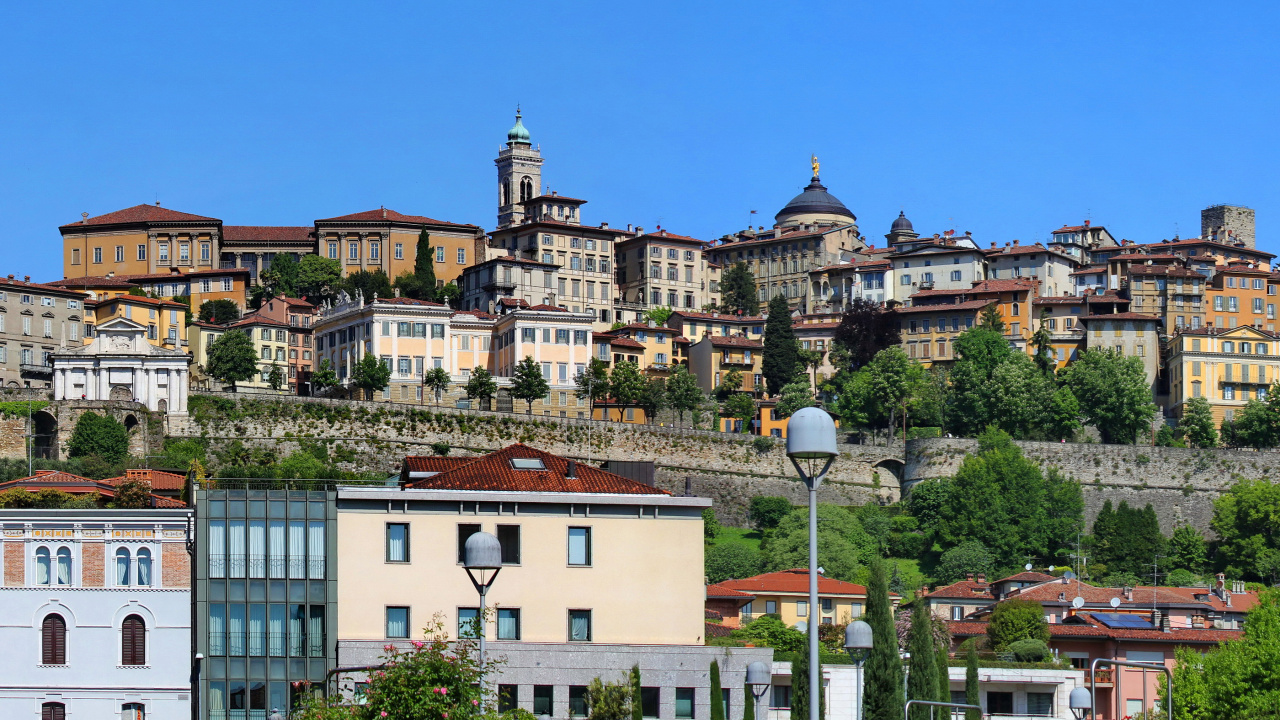 Обои город hgih, Бергамо, город, жилой район, соседство в разрешении 1280x720