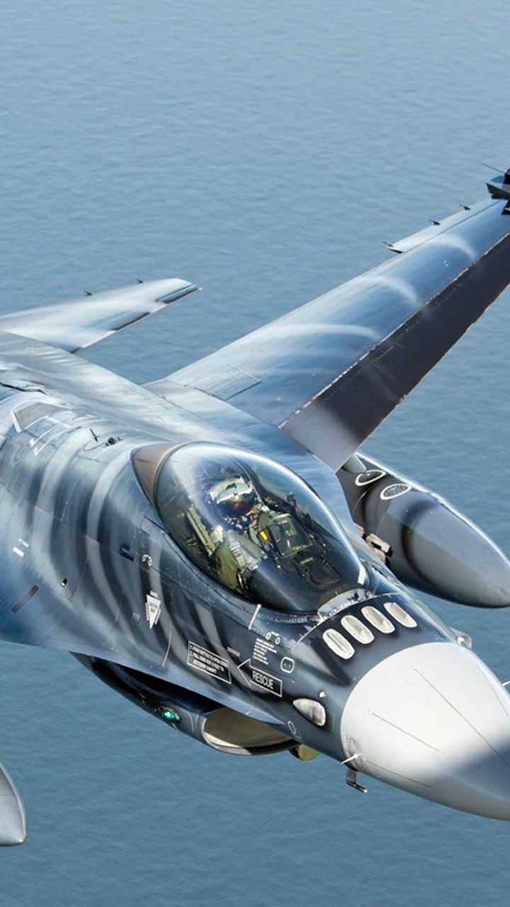 Обои самолеты, реактивный самолет, военный самолет, самолет, авиация в разрешении 720x1280