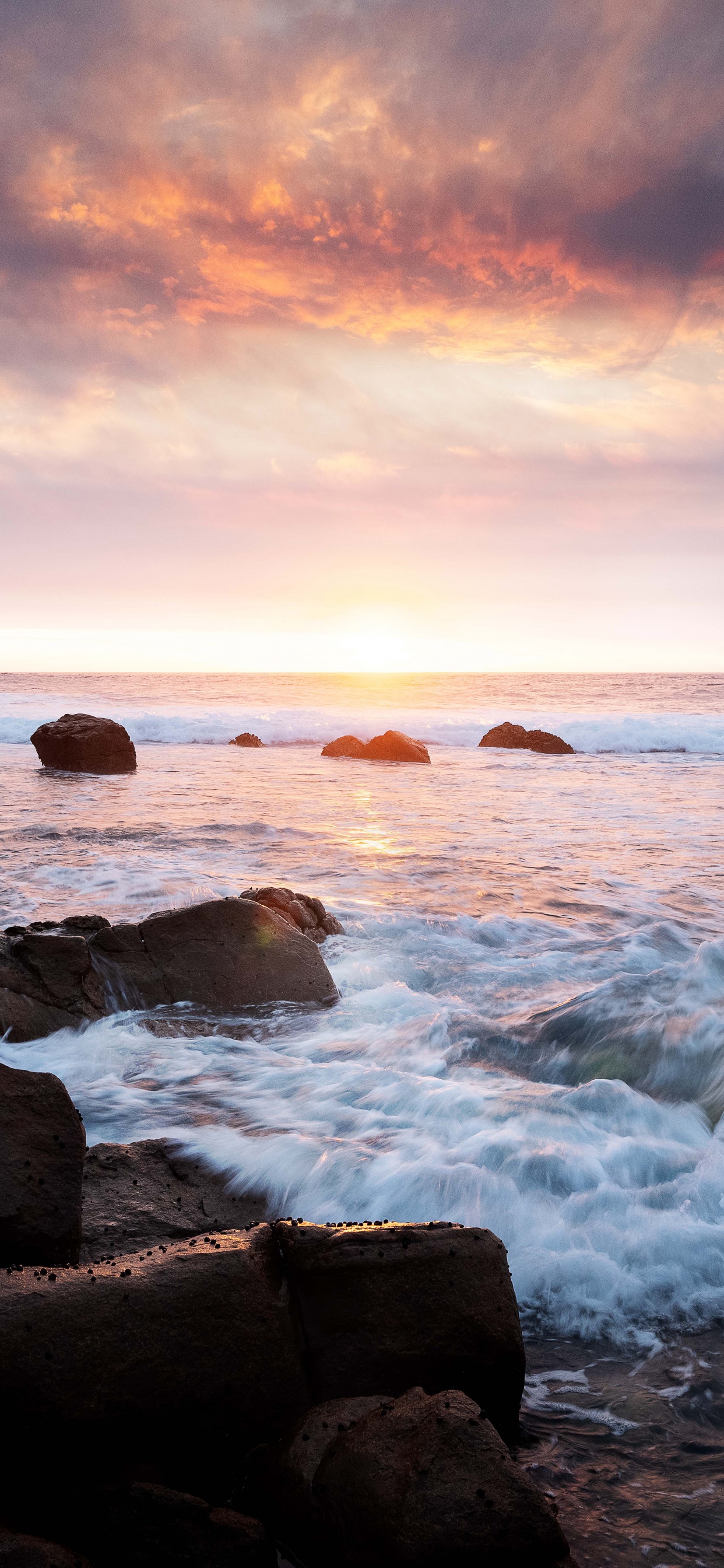 Обои пляж Трокадеро, яблоко, смартфон, облако, вода в разрешении 1242x2688