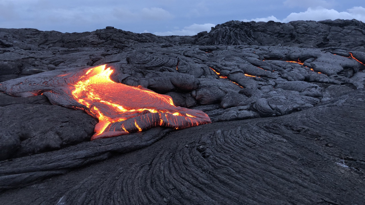 Обои лава, вулкан, щитовой вулкан, геология, лавовые равнины в разрешении 1280x720
