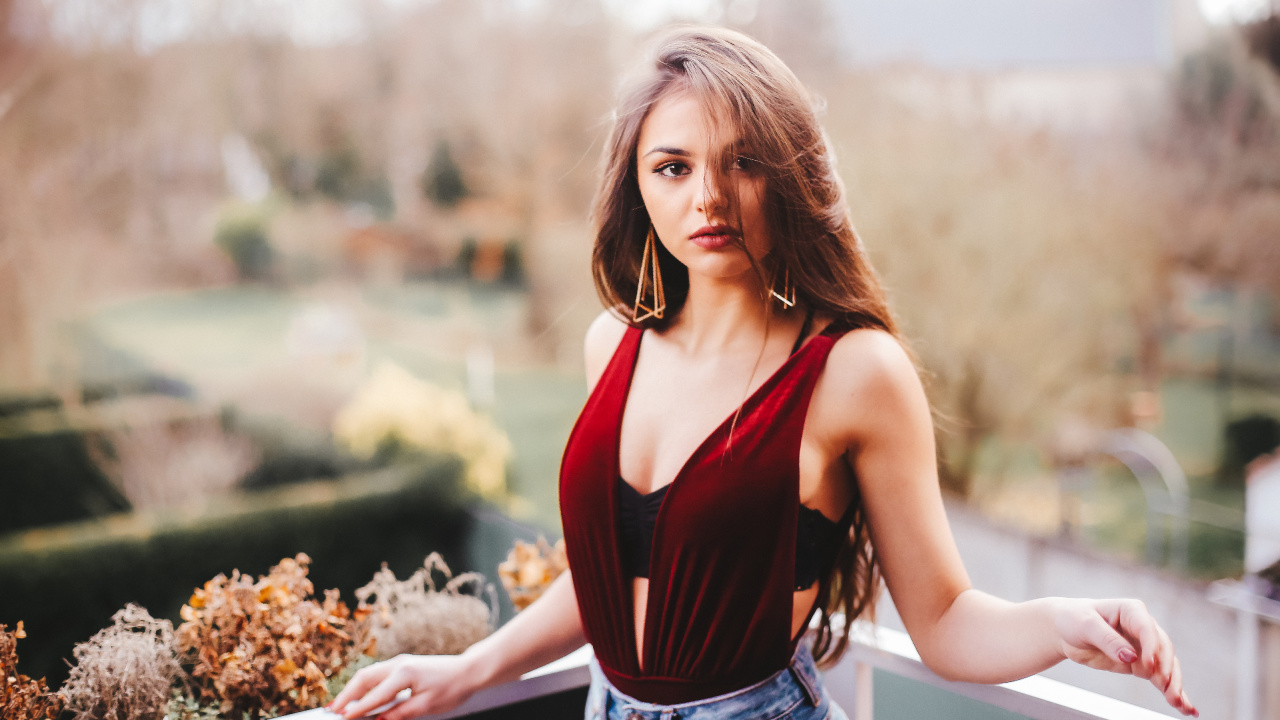 Обои каштановые волосы, красота, модель, доводчик, портрет в разрешении 1280x720