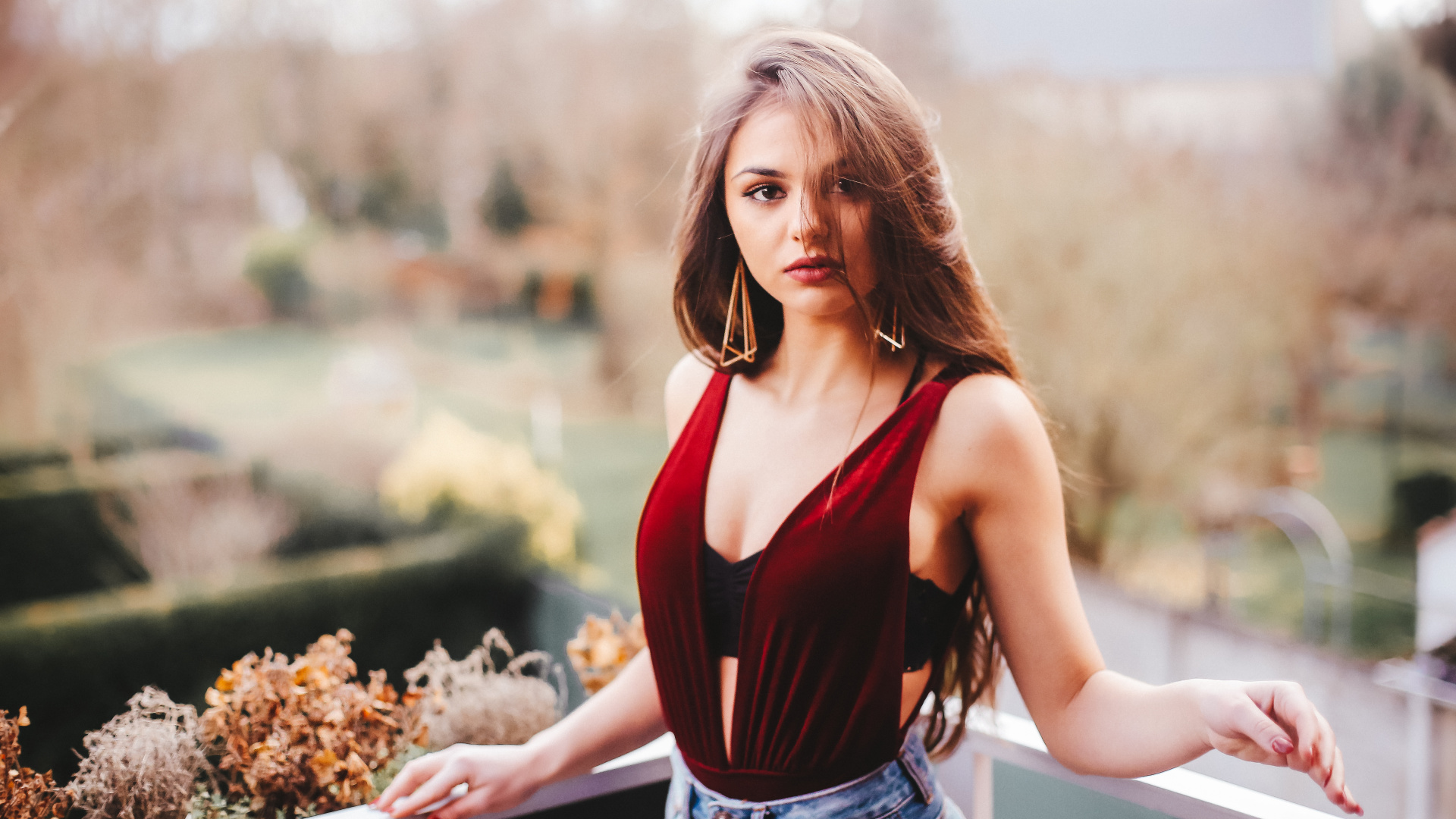 Обои каштановые волосы, красота, модель, доводчик, портрет в разрешении 1920x1080