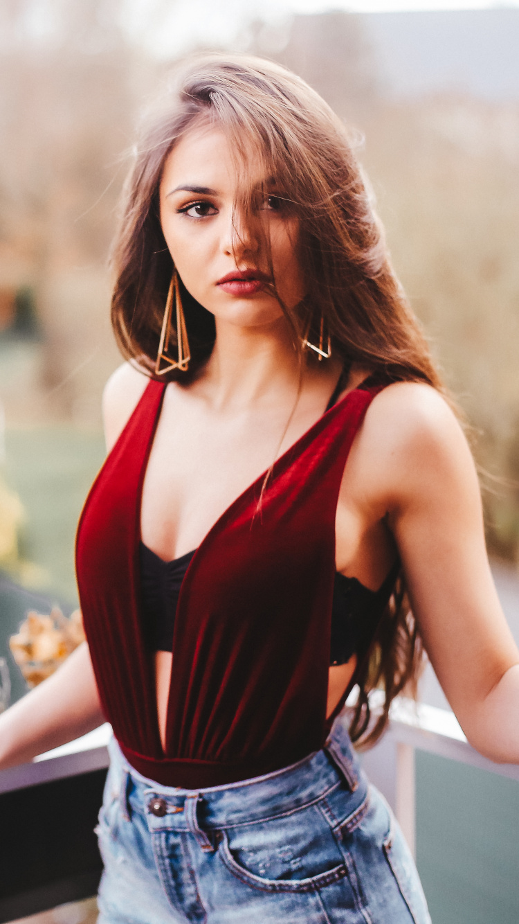 Обои каштановые волосы, красота, модель, доводчик, портрет в разрешении 750x1334