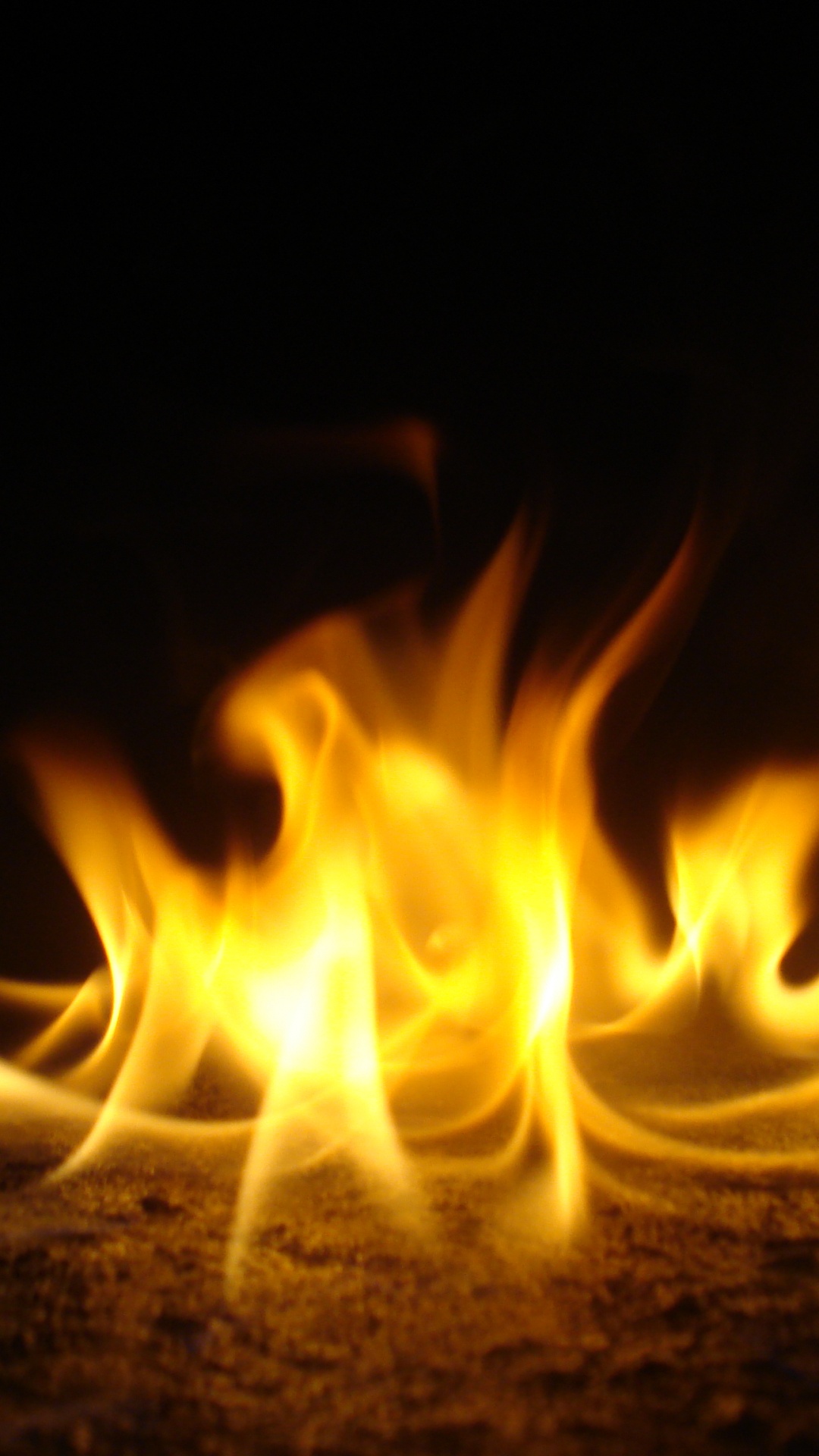 Обои пламя, огонь, тепло, костер, кинокадр в разрешении 1080x1920