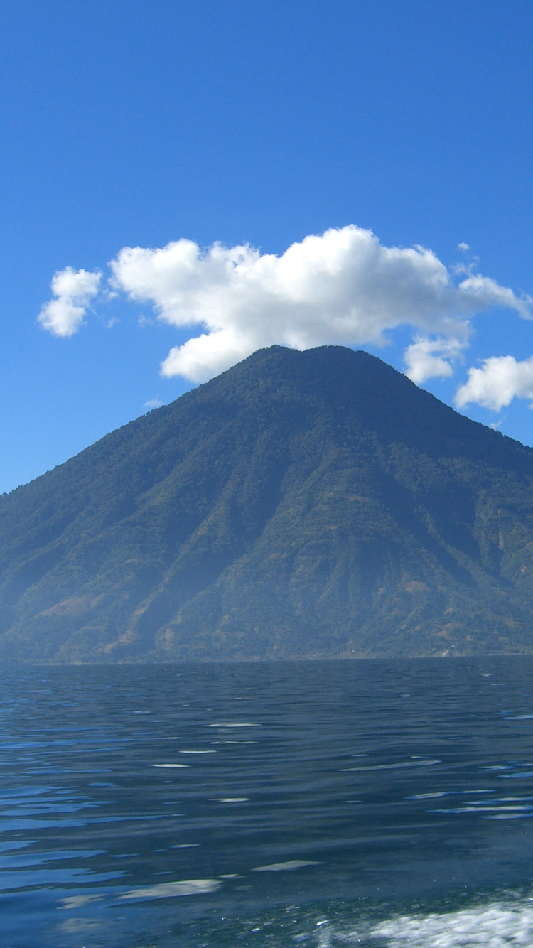 Обои Сан-Педро-Ла-Лагуна, стратовулкан, вулкан, пейзажи гор, щитовой вулкан в разрешении 750x1334
