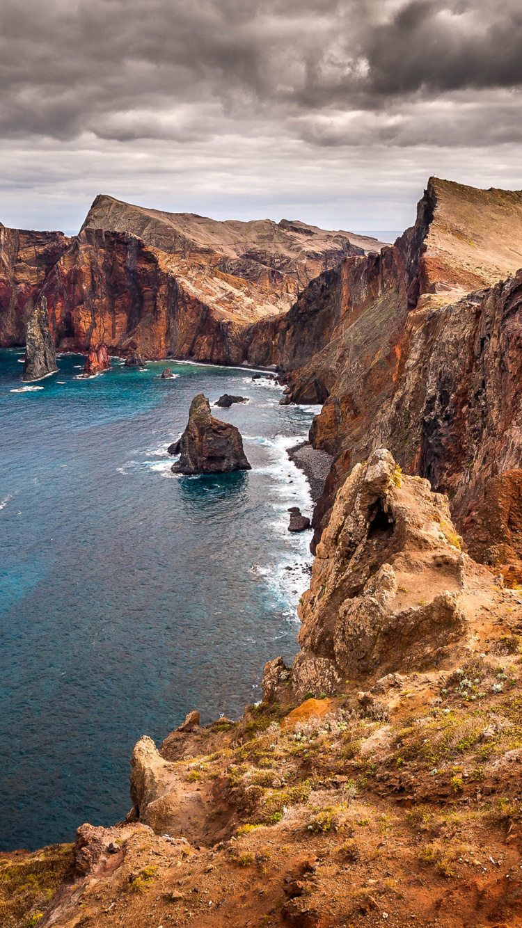 Обои побережье, обрыв, море, рок, прибрежные и океанические рельефы в разрешении 750x1334