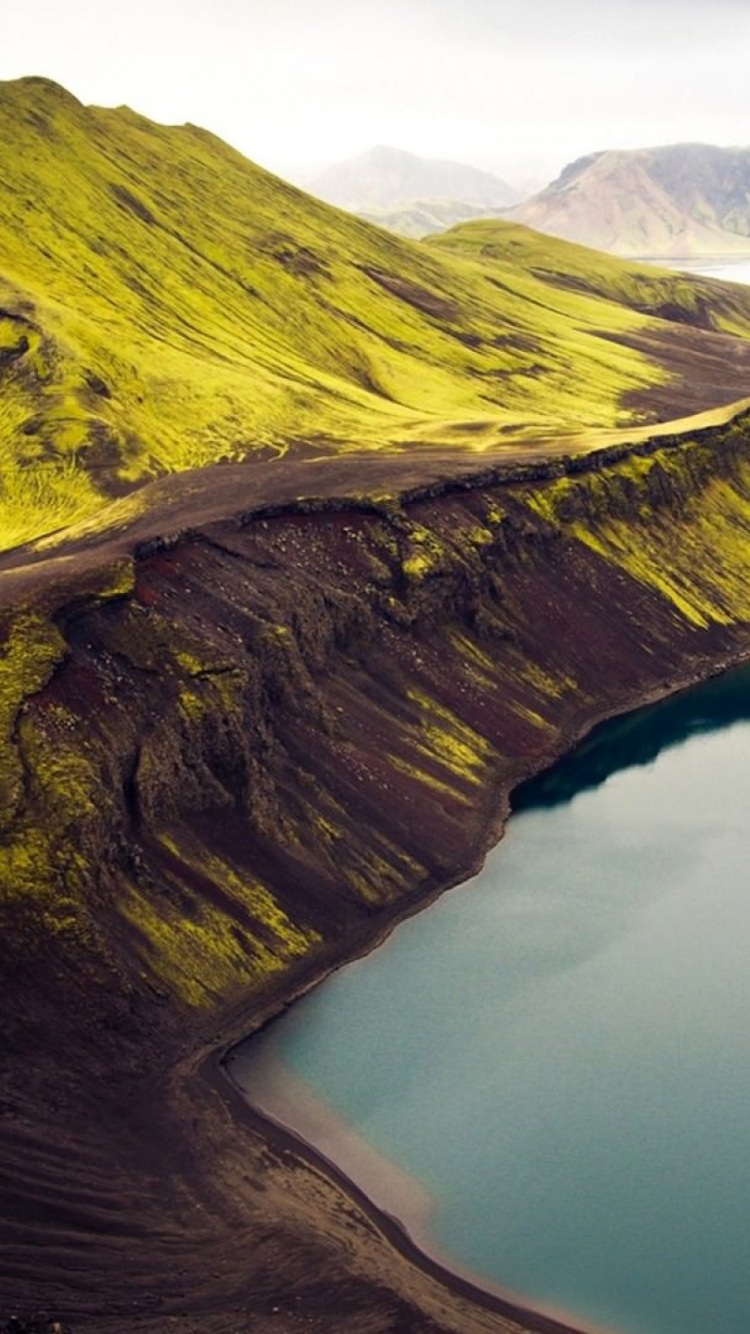 Обои национальный географический, природа, кратерное озеро, гора, ледниковое озеро в разрешении 750x1334