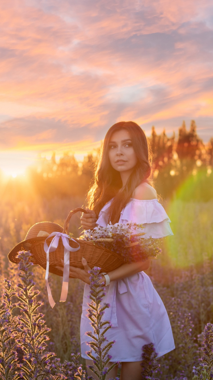 Обои Люди в природе, природа, солнечный свет, свет, луг в разрешении 750x1334