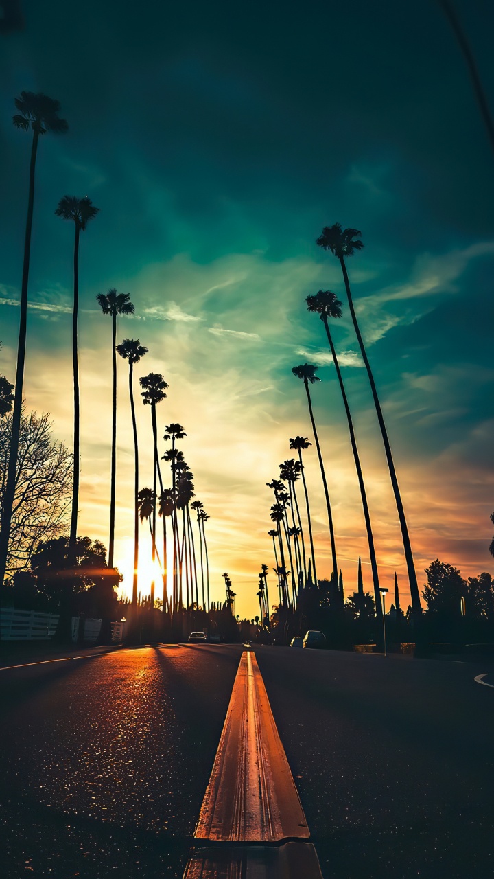 Обои облако, атмосфера, уличный фонарь, послесвечение, природа в разрешении 720x1280