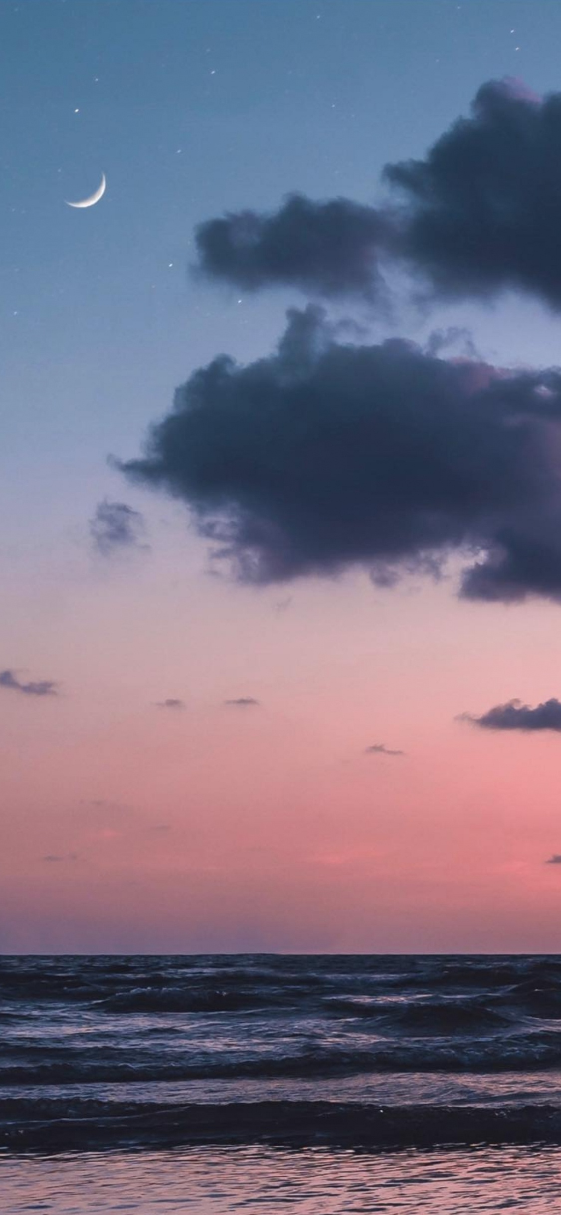 Обои луна, облако, вода, атмосфера, дневное время в разрешении 1125x2436