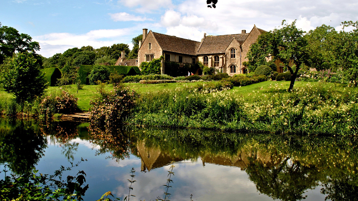 Обои большой следующими достопримечательностями усадьбы, отражение, свойство, имущество, Хаус в разрешении 1366x768