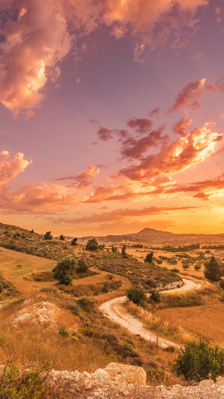 Обои Монастырь Ставровуни, облако, растение, ветряная мельница, атмосфера в разрешении 720x1280