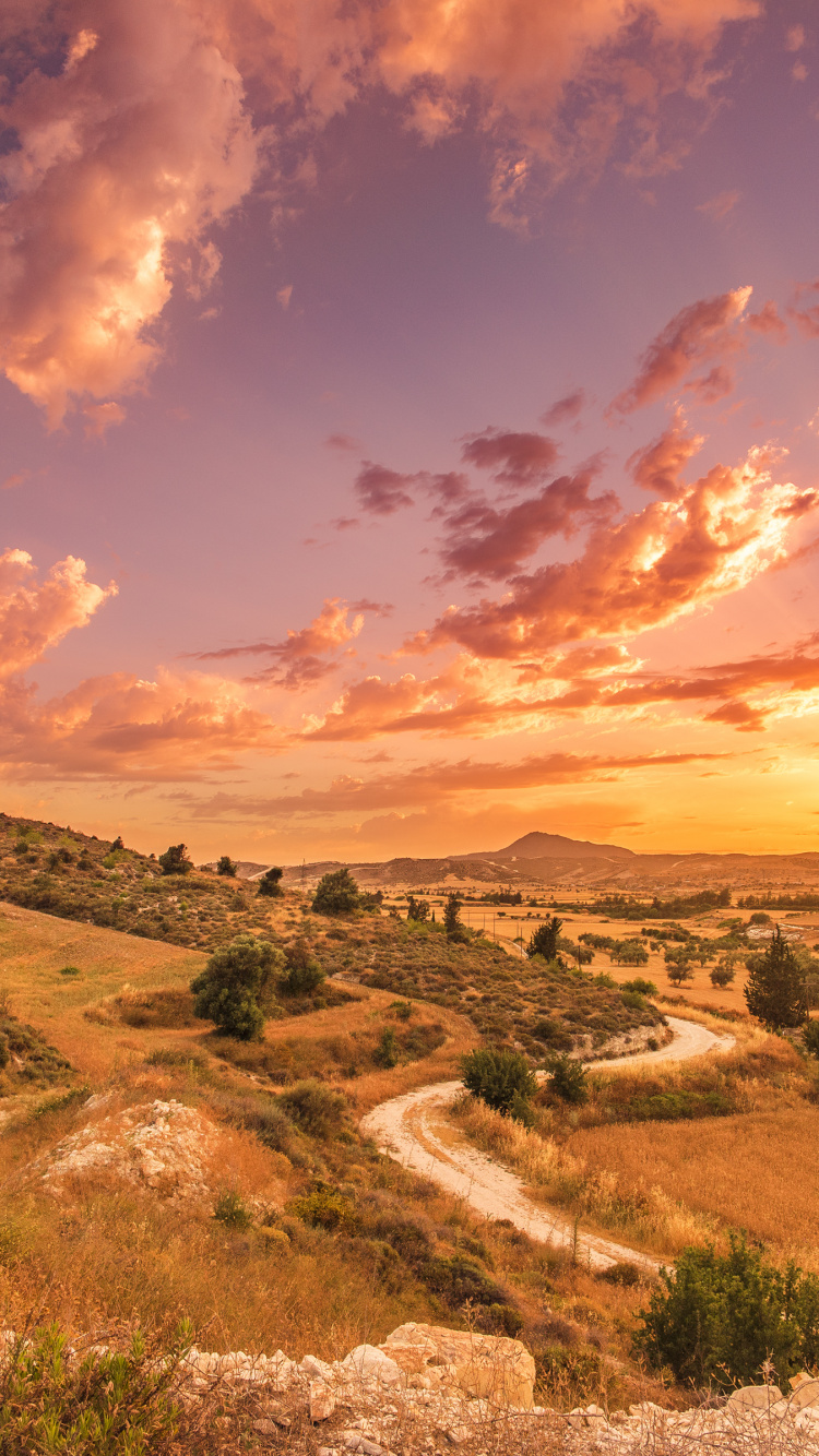 Обои Монастырь Ставровуни, облако, растение, ветряная мельница, атмосфера в разрешении 750x1334