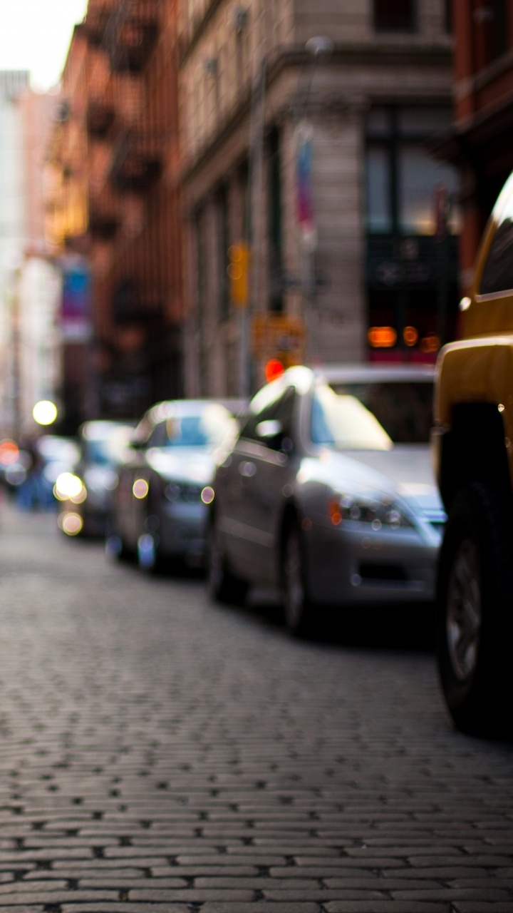 Обои улица, дорога, город, городской район, авто в разрешении 720x1280