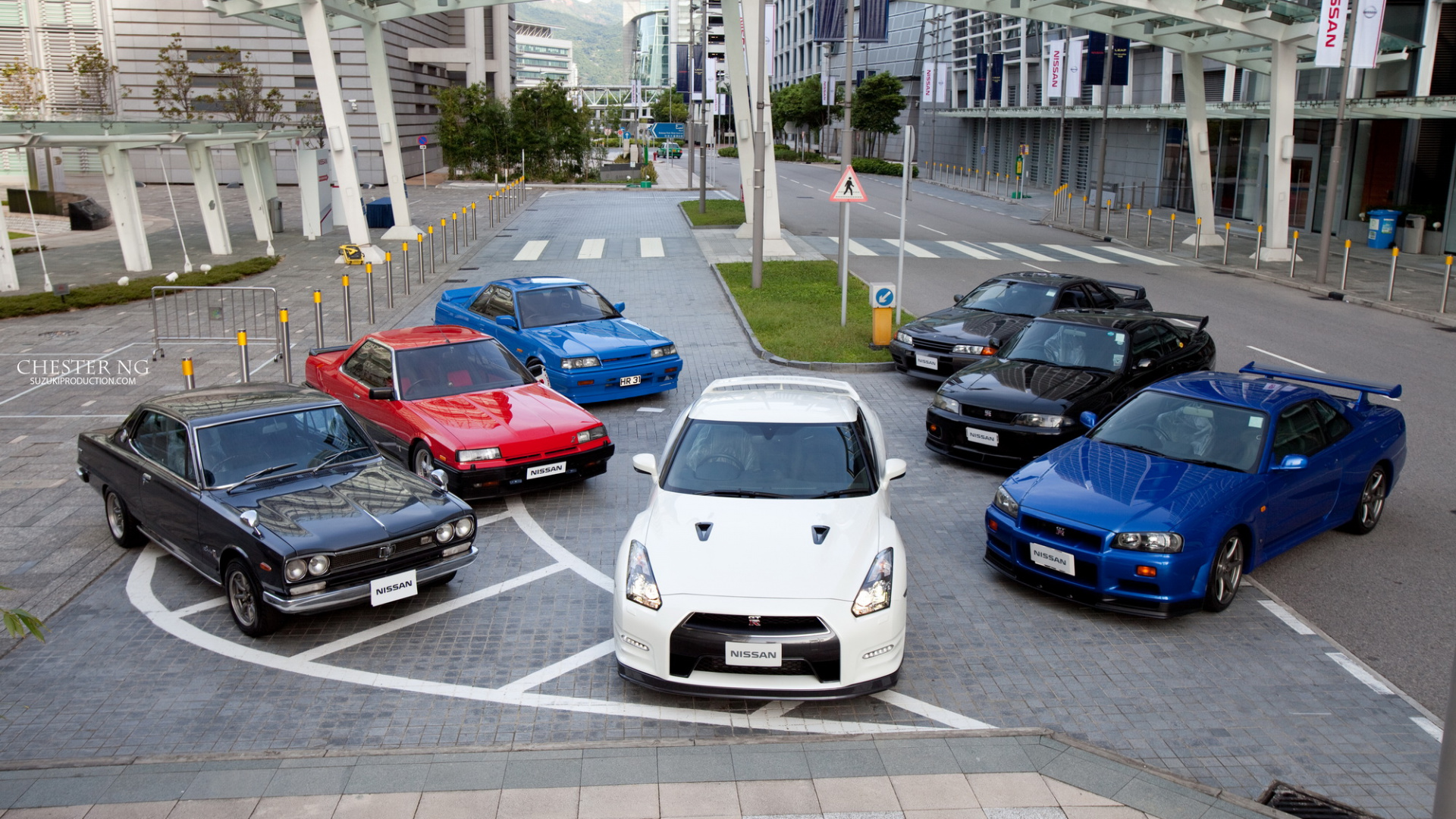 Обои авто, Ниссан, городской автомобиль, парковка, автомобильный экстерьер в разрешении 1920x1080