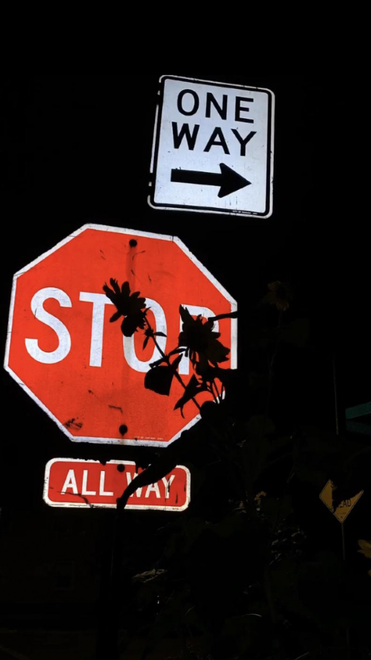 Обои односторонний знак, арт, вывеска, графика, кармин в разрешении 750x1334