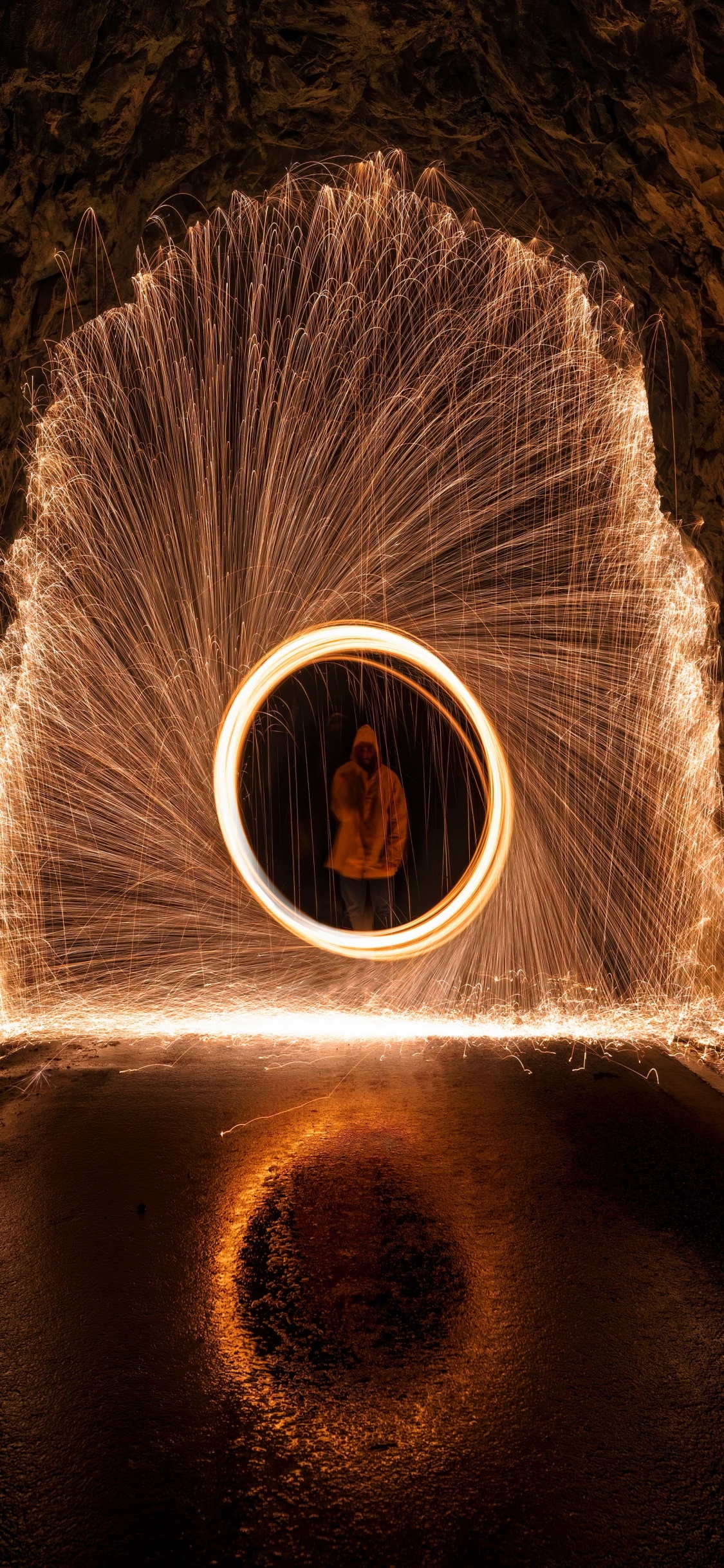 Обои свет, физика, глаз, человеческое тело, вода в разрешении 1125x2436