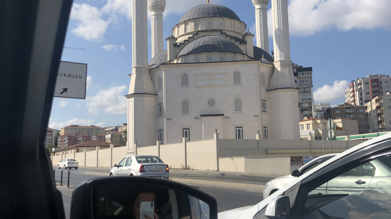 Обои Король, компактный автомобиль, автомобиль среднего размера, семейный автомобиль, двери автомобиля в разрешении 1366x768