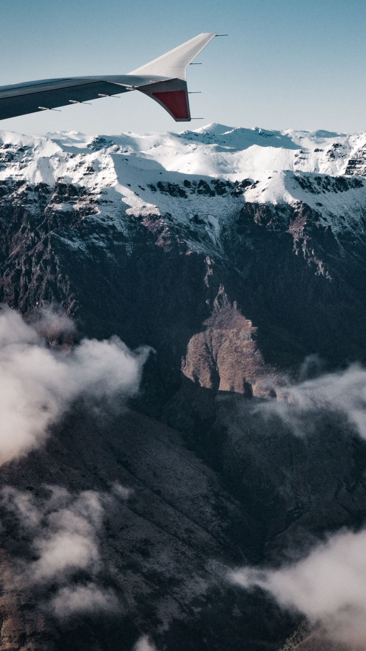 Обои самолет, полет, самолеты, гора, природа в разрешении 750x1334