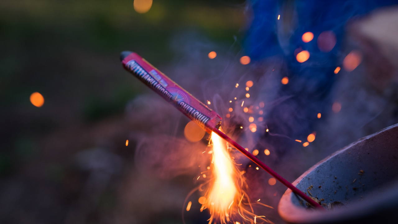 Обои фейерверк, салют, бенгальский огонь, дивали, ночь в разрешении 1280x720