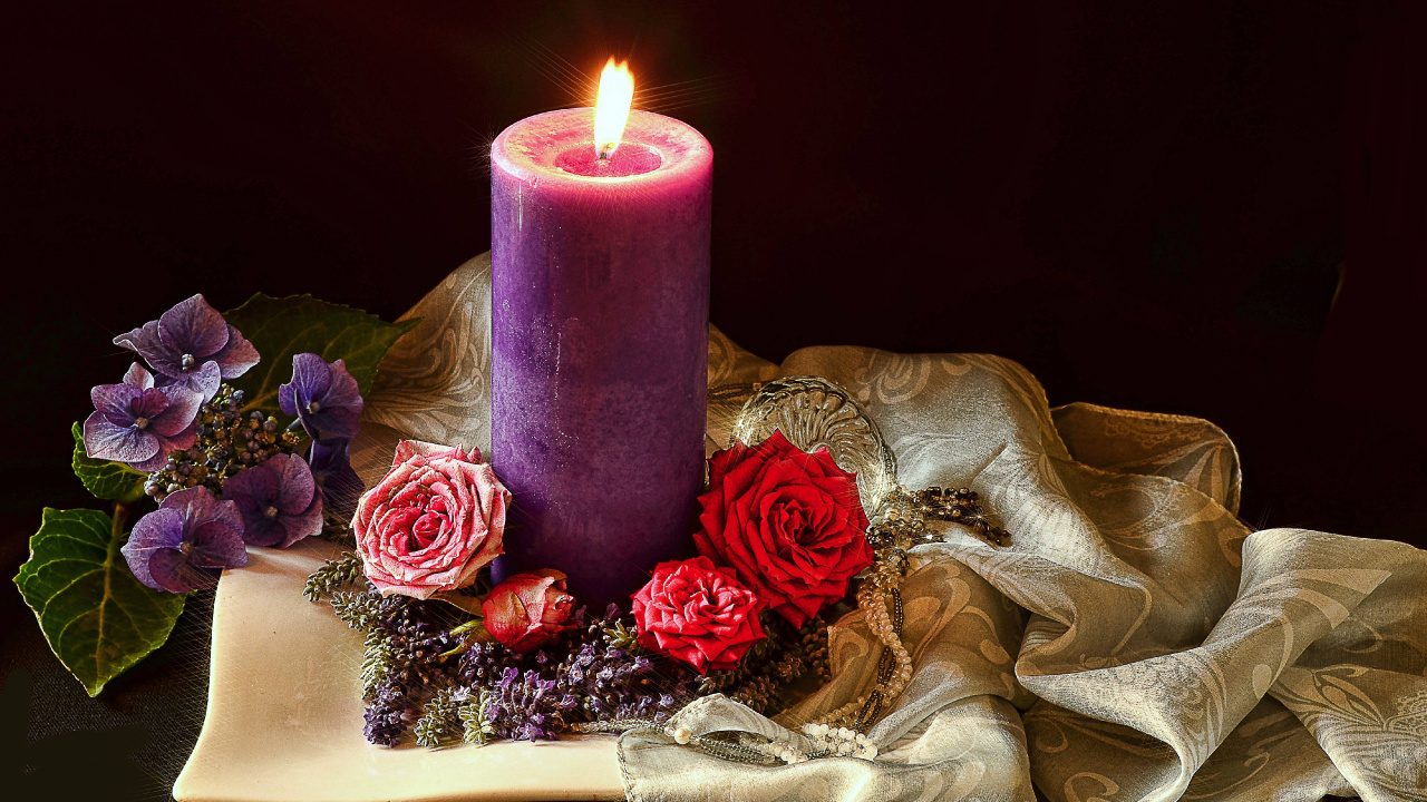 Обои натюрморт, свеча, освещение, пурпур, воск в разрешении 1280x720