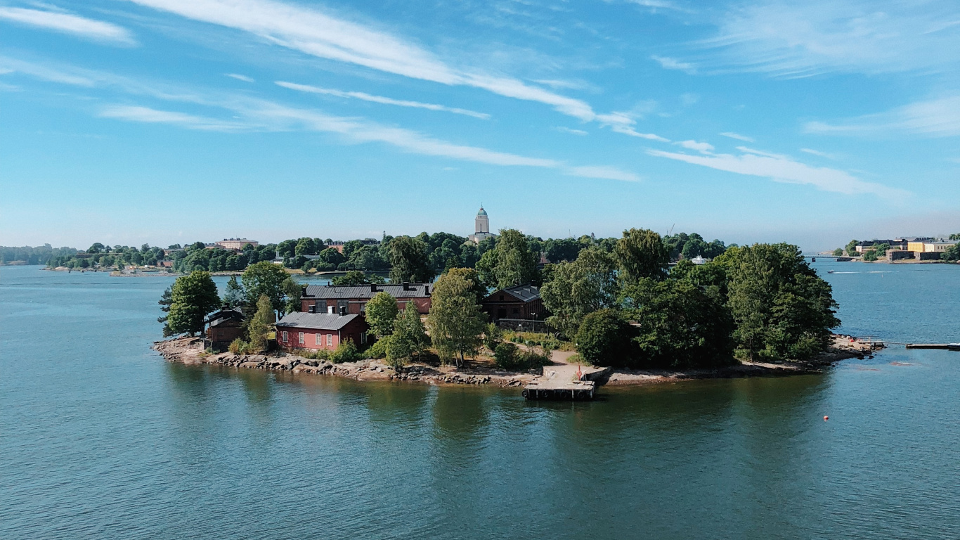 Обои водоем, природа, растительность, побережье, отражение в разрешении 1366x768