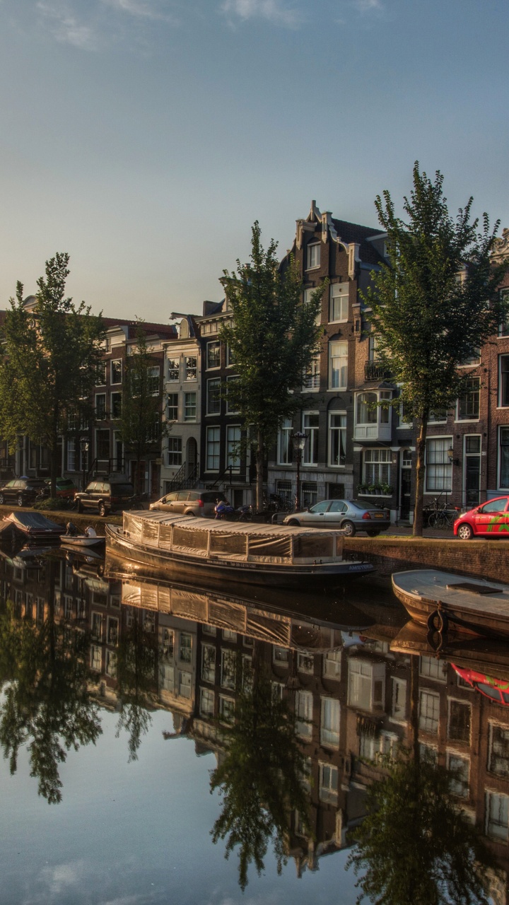 Обои Амстердам, водный путь, канал, отражение, вода в разрешении 720x1280