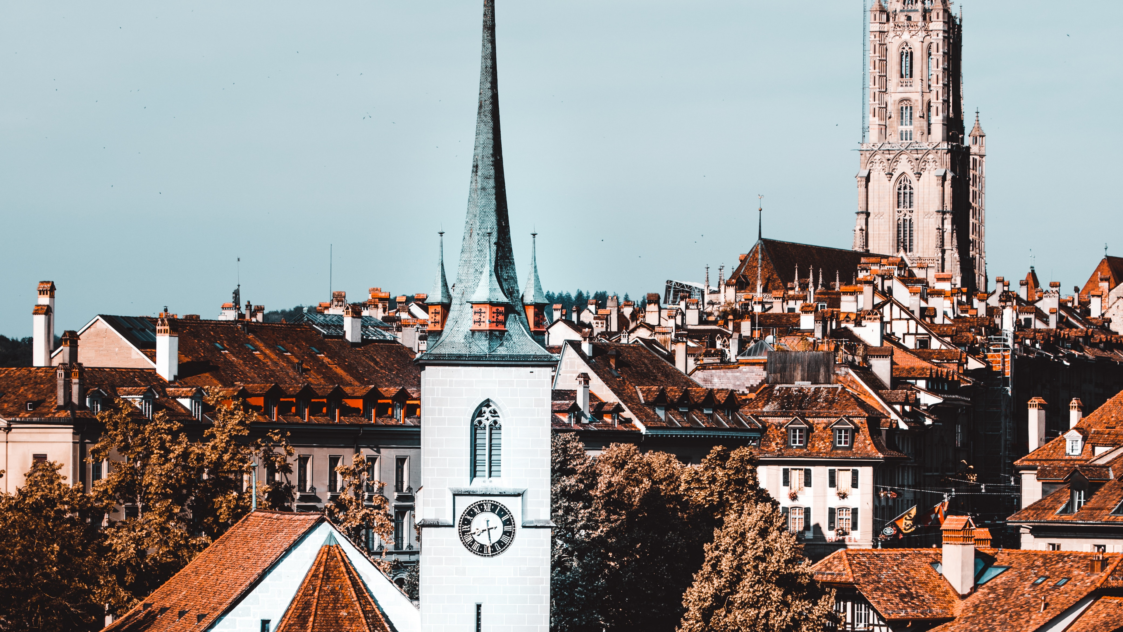 Обои ориентир, здание, шпиль, городской район, соседство в разрешении 3840x2160