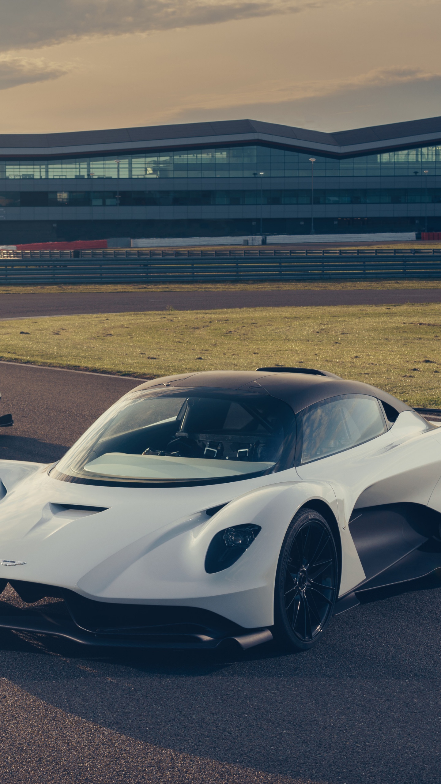 Обои Астон мартин v6, Астон Мартин, Валькирия Астон Мартин, легковые автомобили, спорткар в разрешении 1440x2560