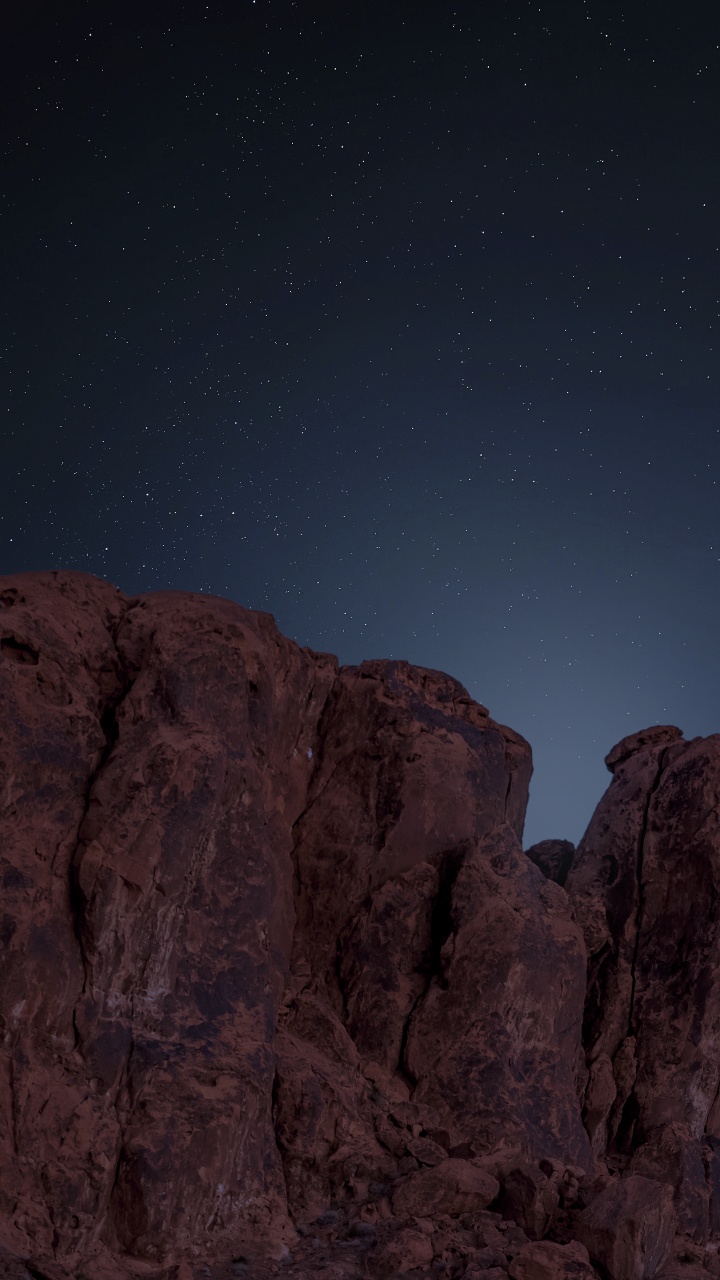 Обои атмосфера, гора, природный ландшафт, астрономический объект, коренная порода в разрешении 720x1280