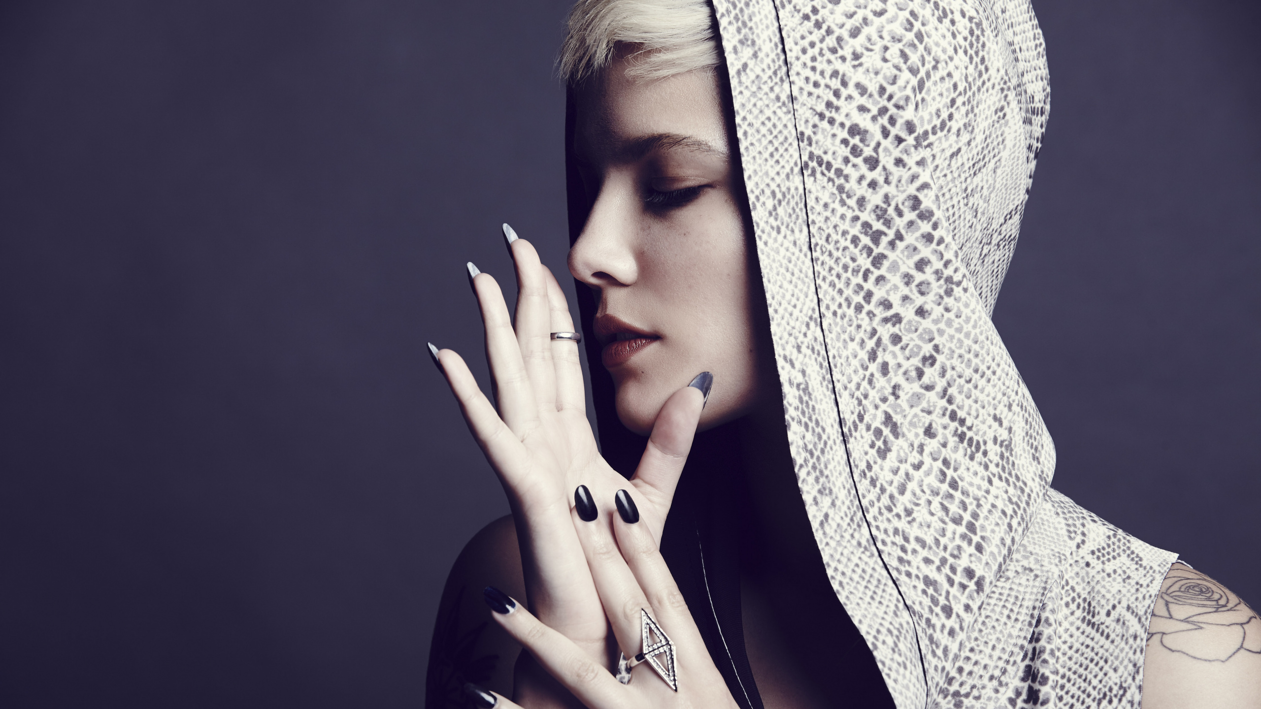 Обои Хэлси, лицо, кожа, губа, красота в разрешении 2560x1440