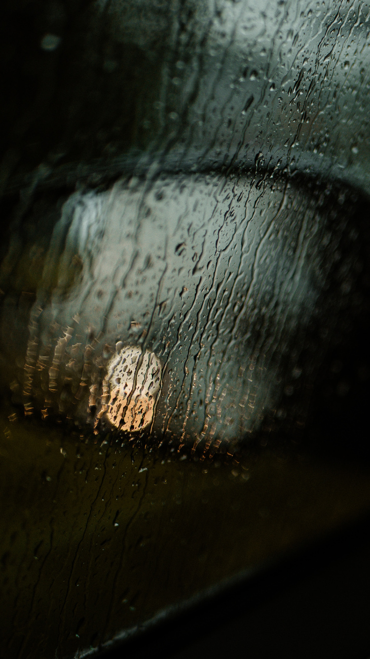 Обои древесина, темнота, крупный план, полутона и оттенки, вода в разрешении 750x1334