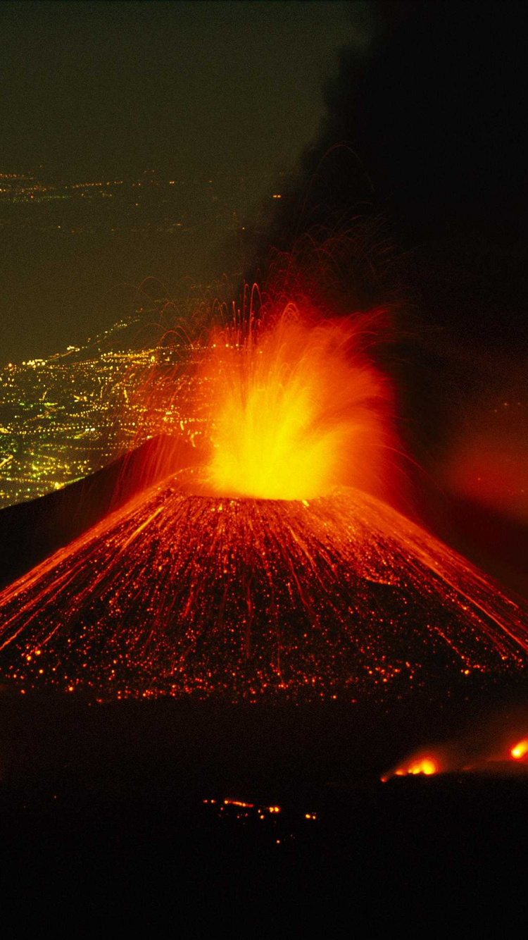 Обои Этна, вулкан, типы вулканических извержений, вулканического рельефа, ночь в разрешении 750x1334