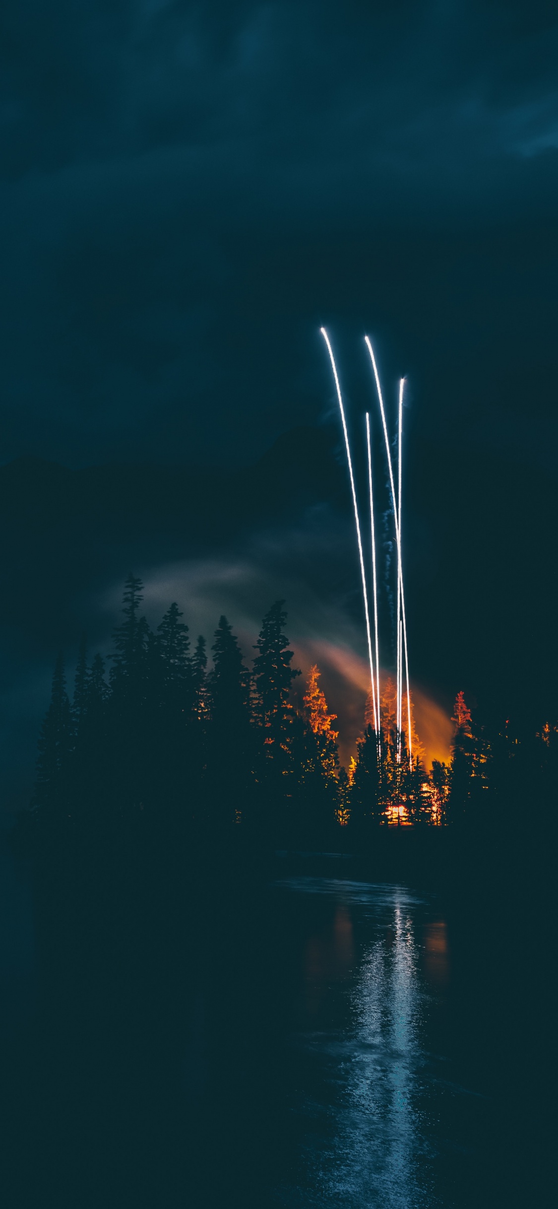 Обои вода, синий, бирюза, темнота, электрик в разрешении 1125x2436